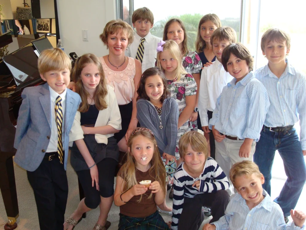 Expert in-home piano lessons for kids, teens, adults in Los Angeles wtih Music Teacher LA